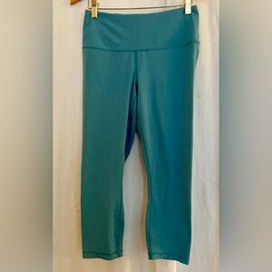 Yogalicious Teal Activewear Capri Leggings Size M